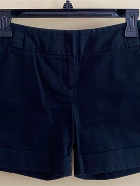 LIKE NEW OUTBACK RED Tailored Shorts, w/ Banded Waist Zipper Front, Cuffed